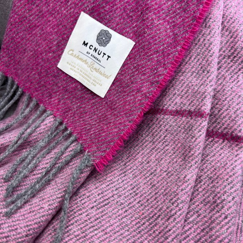Cashmere and Merino Throw – Northen Lights Fuchsia - McNutt of Donegal - detail