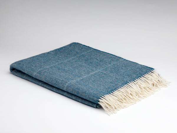 Alpaca Throw – Petrol Ómbre - McNutt of Donegal