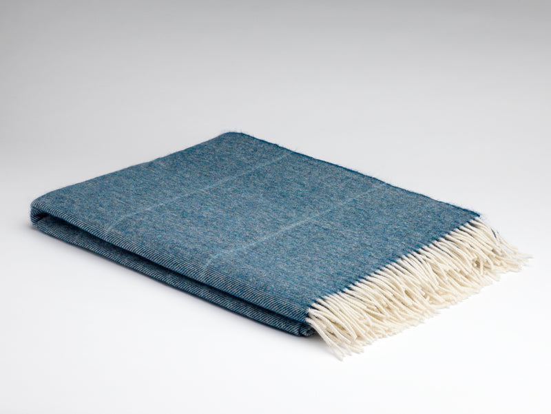 Alpaca Throw – Petrol Ómbre - McNutt of Donegal
