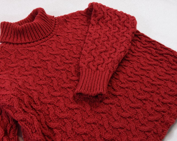 Turtleneck Cropped Aran Sweater – Red – McConnell - detail