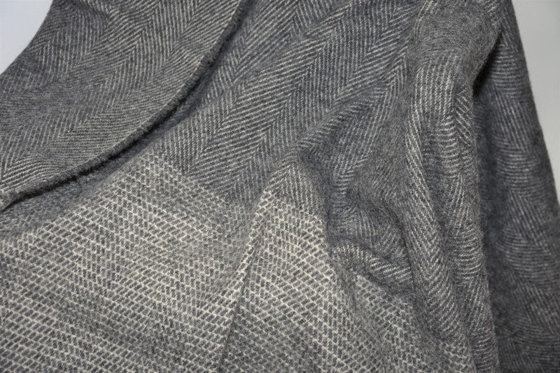Pure Wool Throw – New York - McNutt of Donegal - detail motif