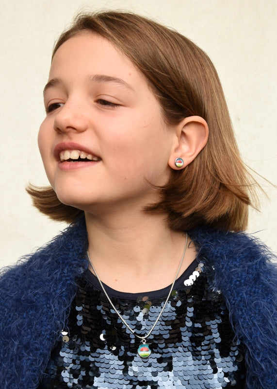Small Stud Earrings and Pendant – Waiting for the Rain – Amélie Gagné - on model